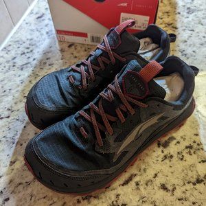 Altra Lone Peak 6 Men's Size 10 Black and Red